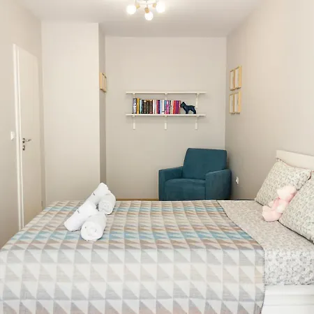 Apartamento Homey 1-bd In Varna, Next To Grand Mall