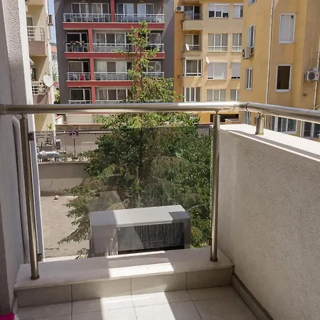 Homey 1-bd In Varna, Next To Grand Mall By Flat Mаnаger * Варна